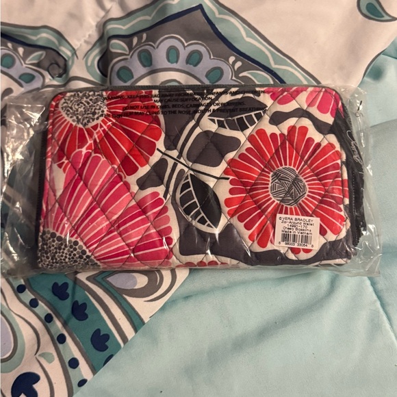 Vera Bradley Pink and Black Floral Wallet - Picture 1 of 1